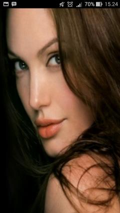 Angelina Jolie Wallpaper App